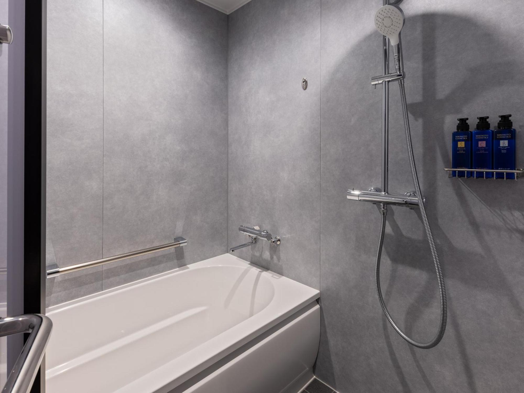 Mitsui Garden Hotel Yokohama Minatomirai Premier Dış mekan fotoğraf A shower bath
